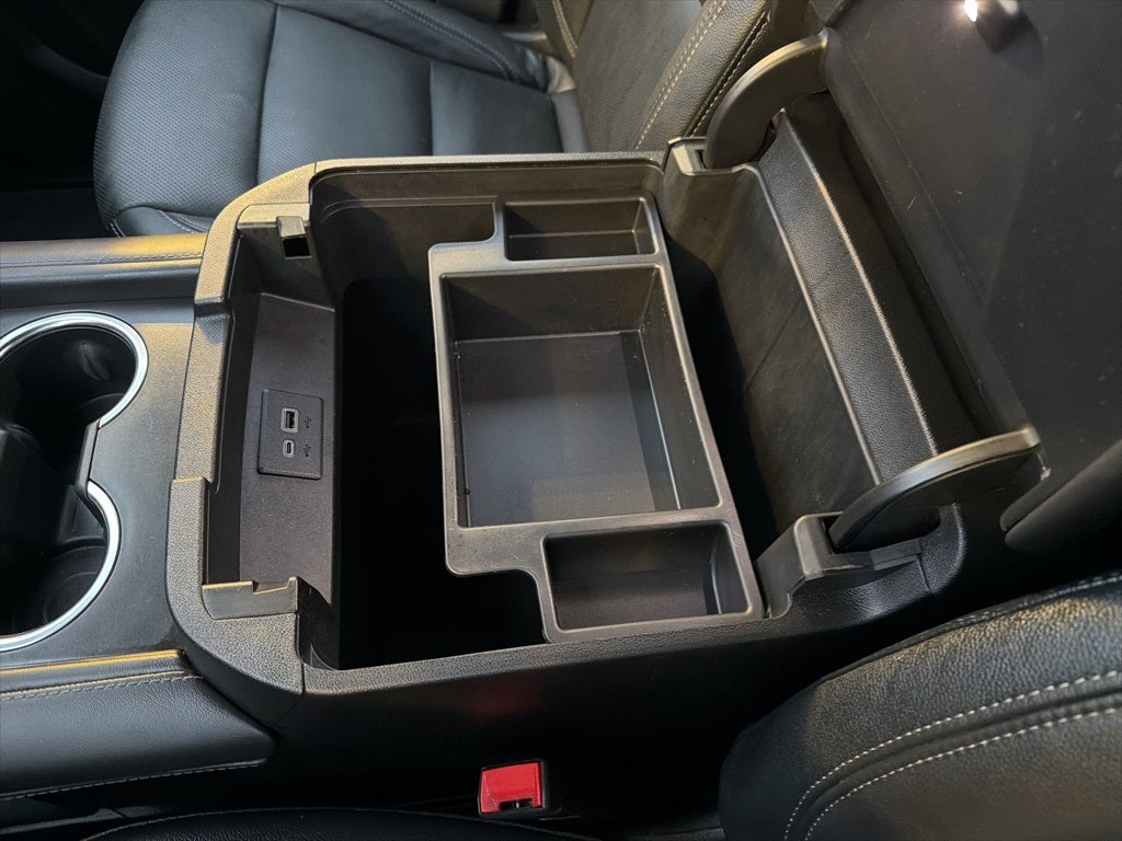 2023 GMC Yukon SLE CARBRAVO!