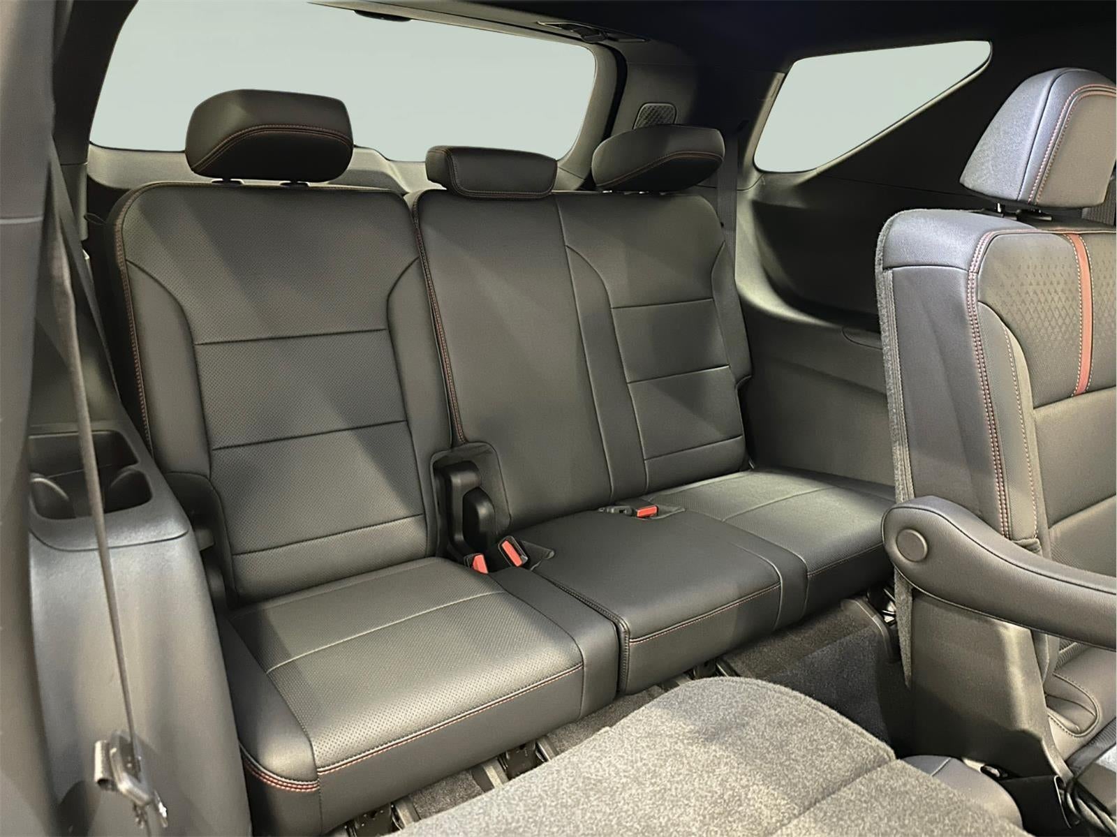 2025 Chevrolet Traverse FWD RS