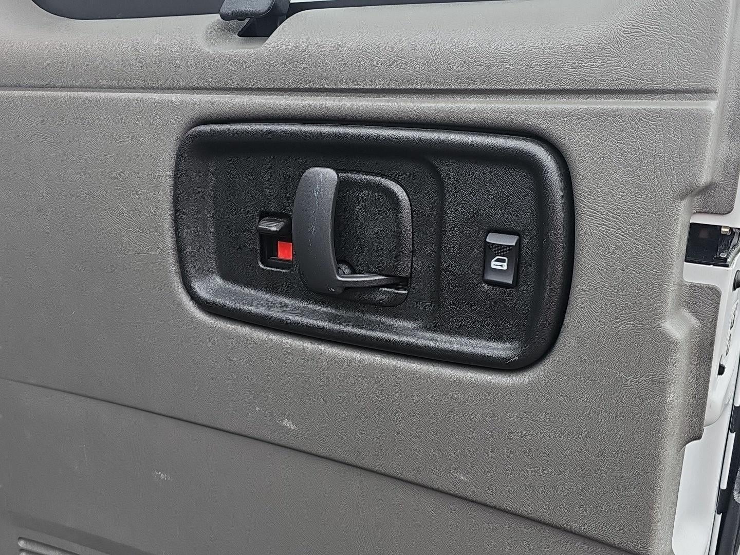 2025 Chevrolet Express Passenger LT