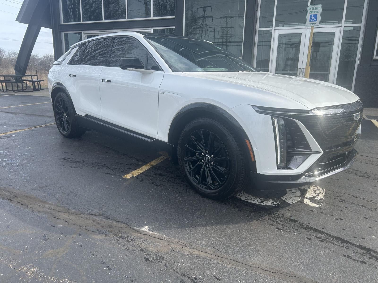 2024 Cadillac LYRIQ Sport