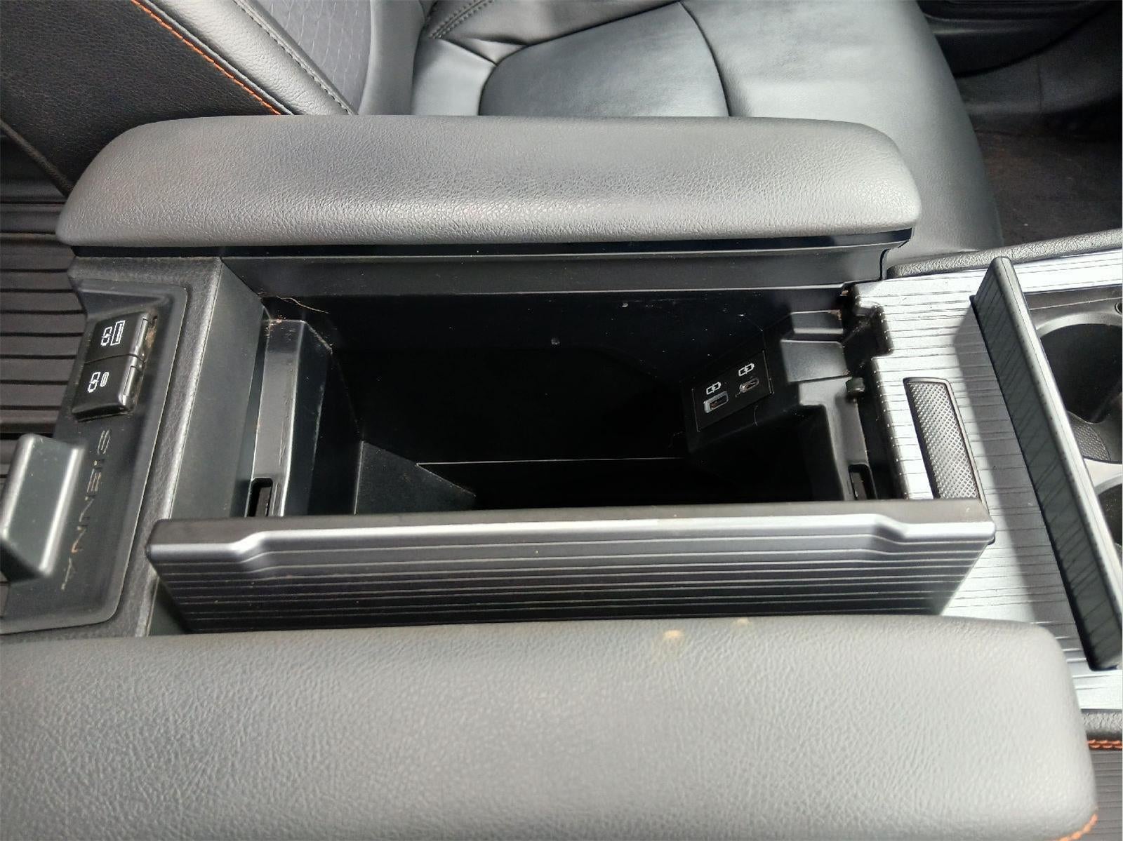 2022 Toyota Sienna XSE 7-Passenger