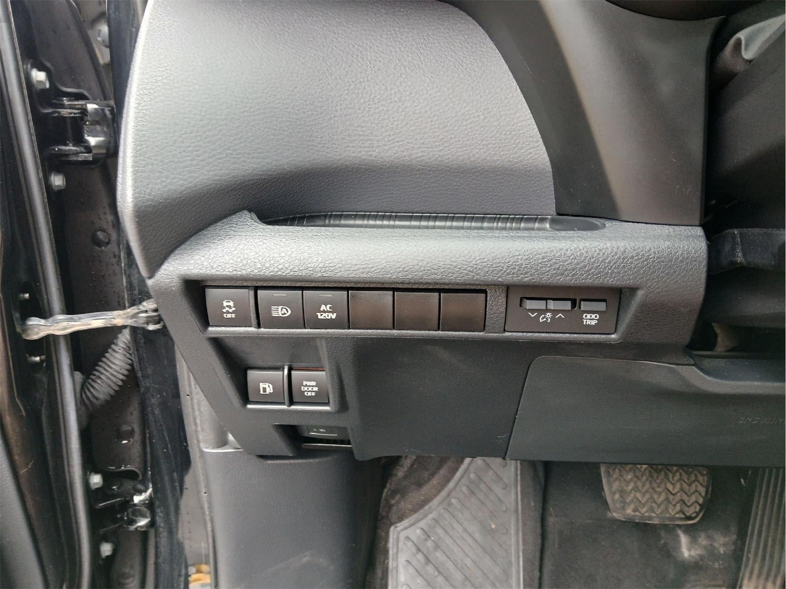 2022 Toyota Sienna XSE 7-Passenger