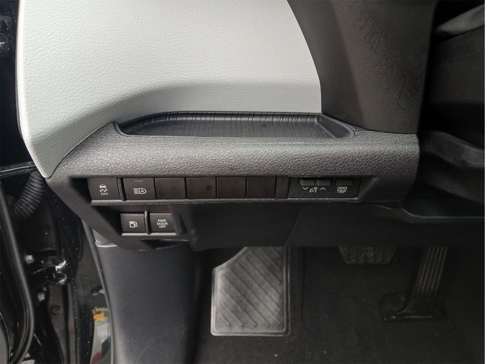 2025 Toyota Sienna LE 8-Passenger