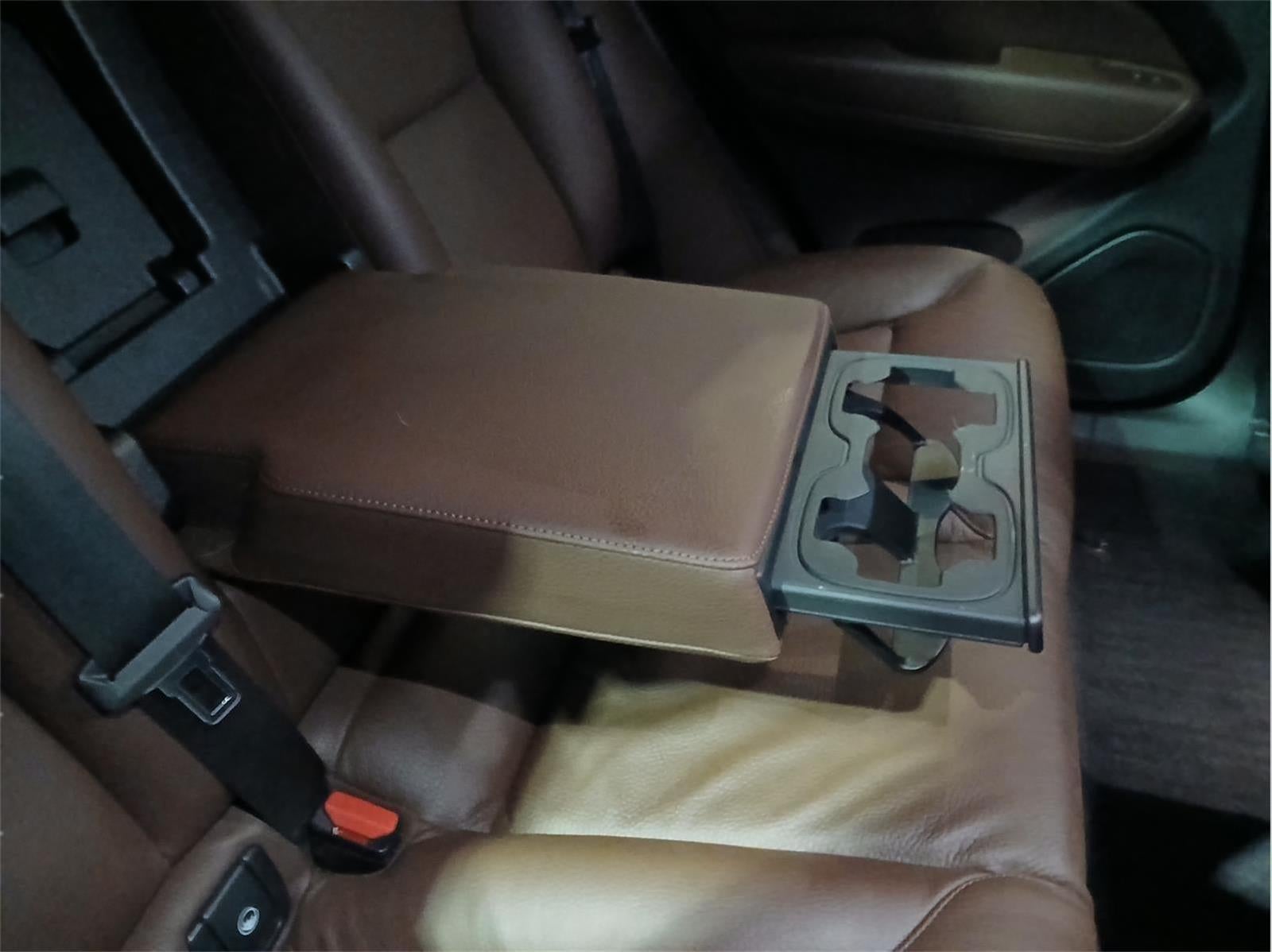 2023 Volvo XC60 Plus Dark Theme