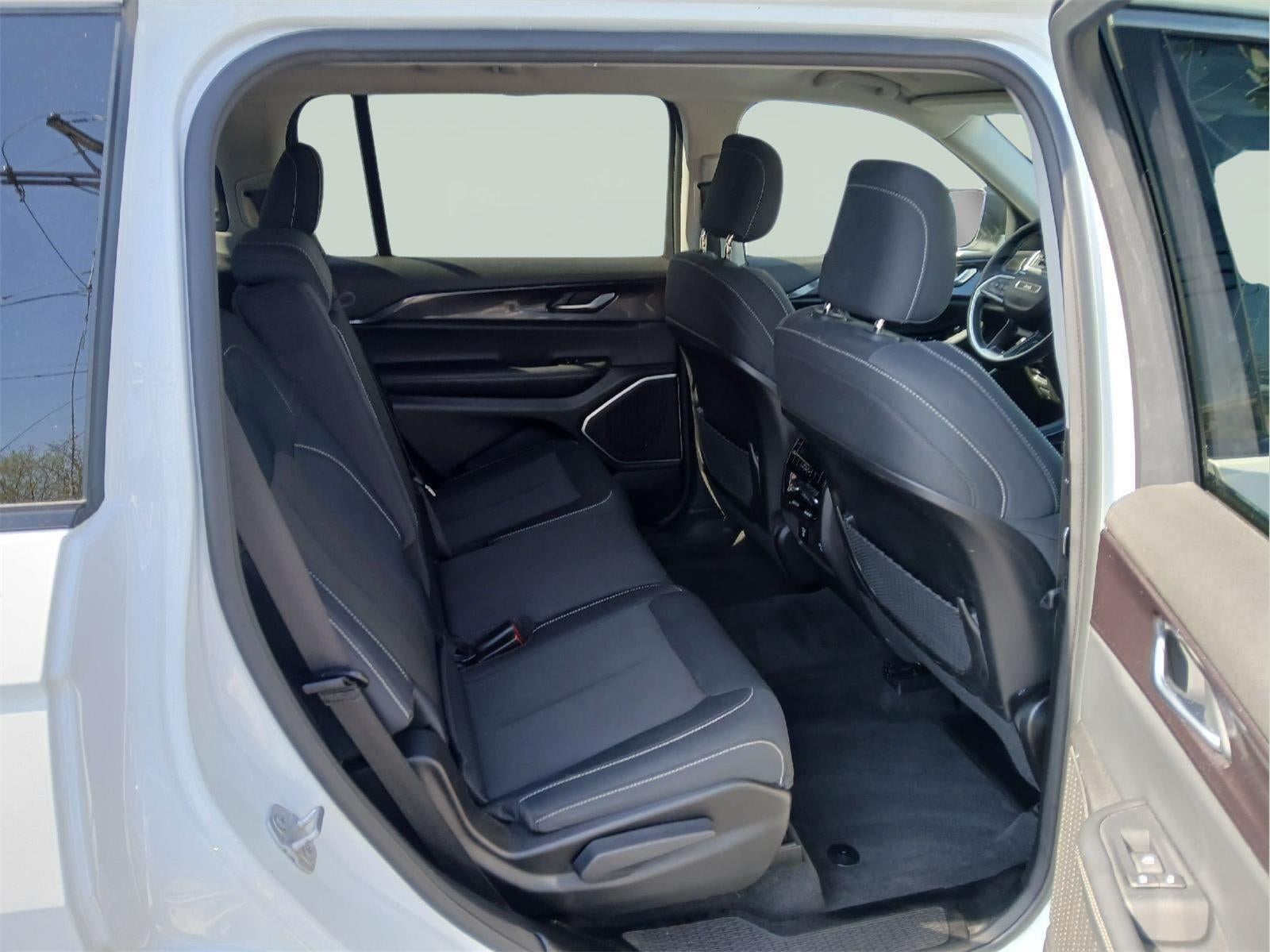 2022 Jeep Grand Cherokee L Laredo