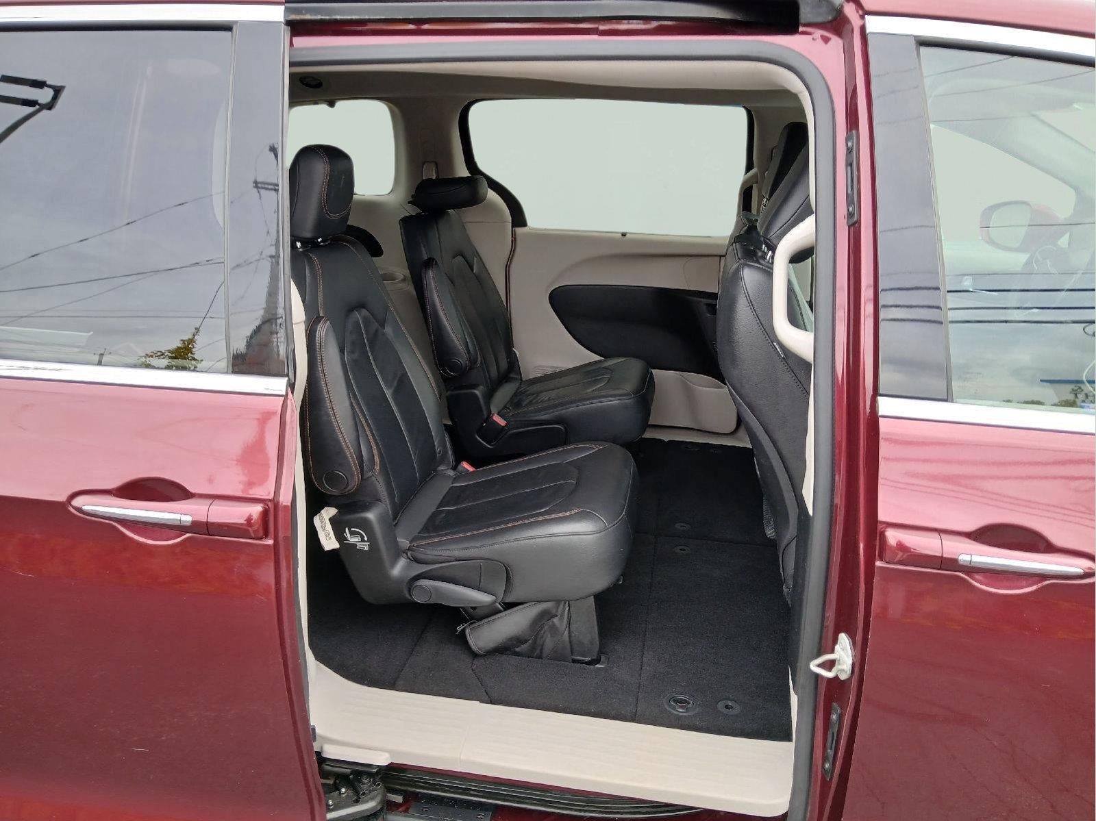 2017 Chrysler Pacifica Touring-L