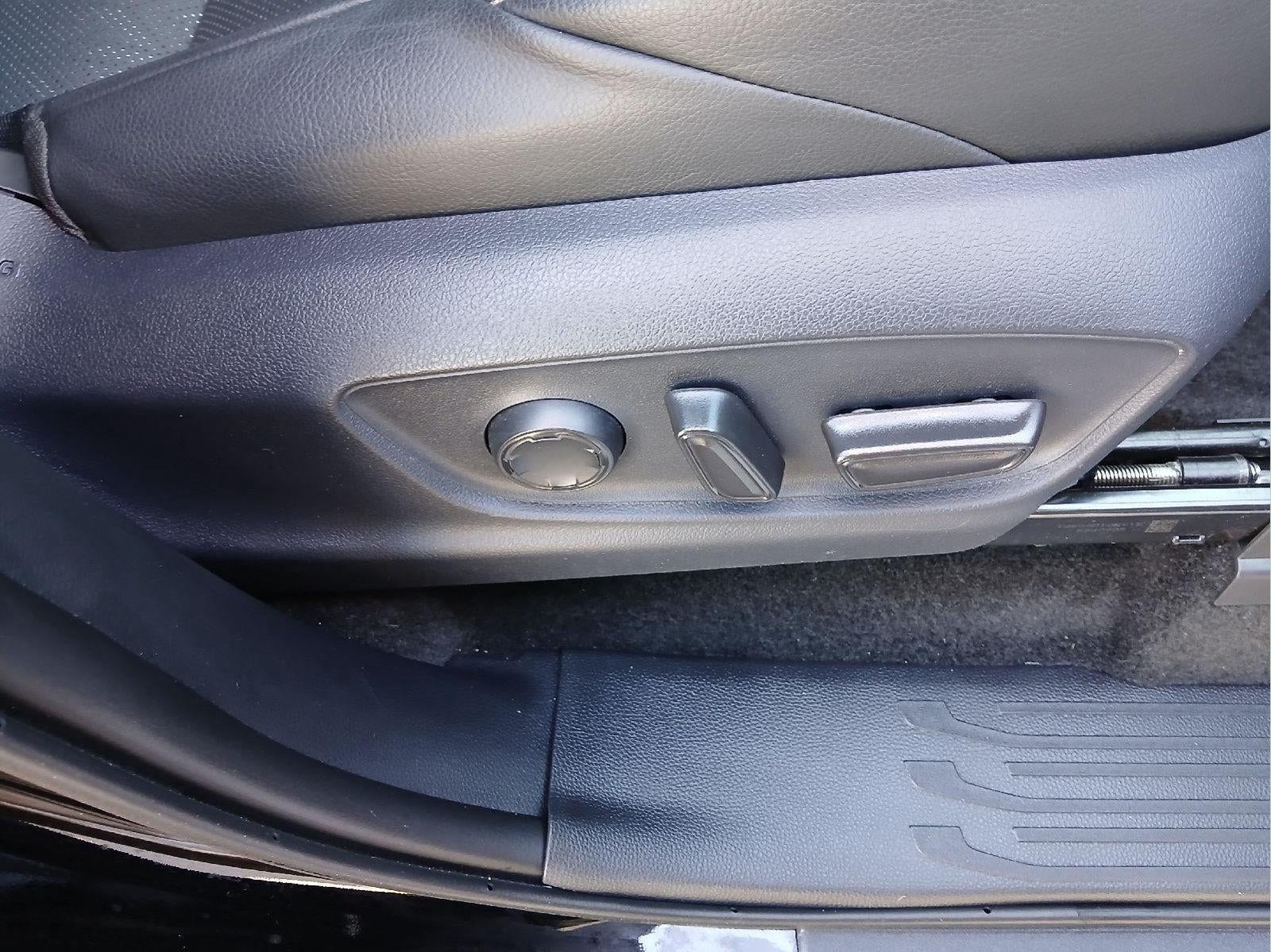 2025 Toyota Tacoma i-FORCE MAX Limited HV