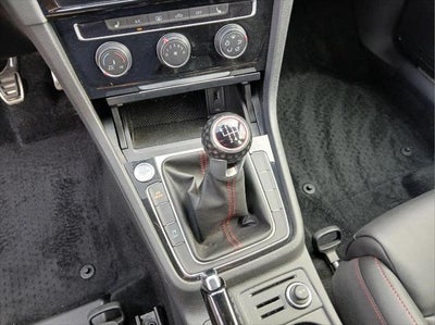 2019 Volkswagen Golf GTI SE
