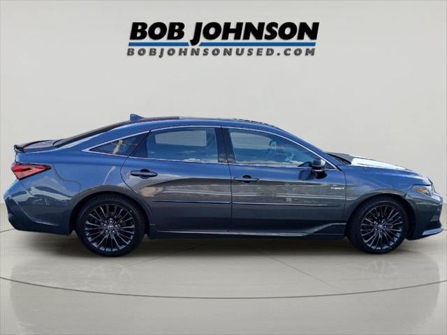 2019 Toyota Avalon Hybrid XSE