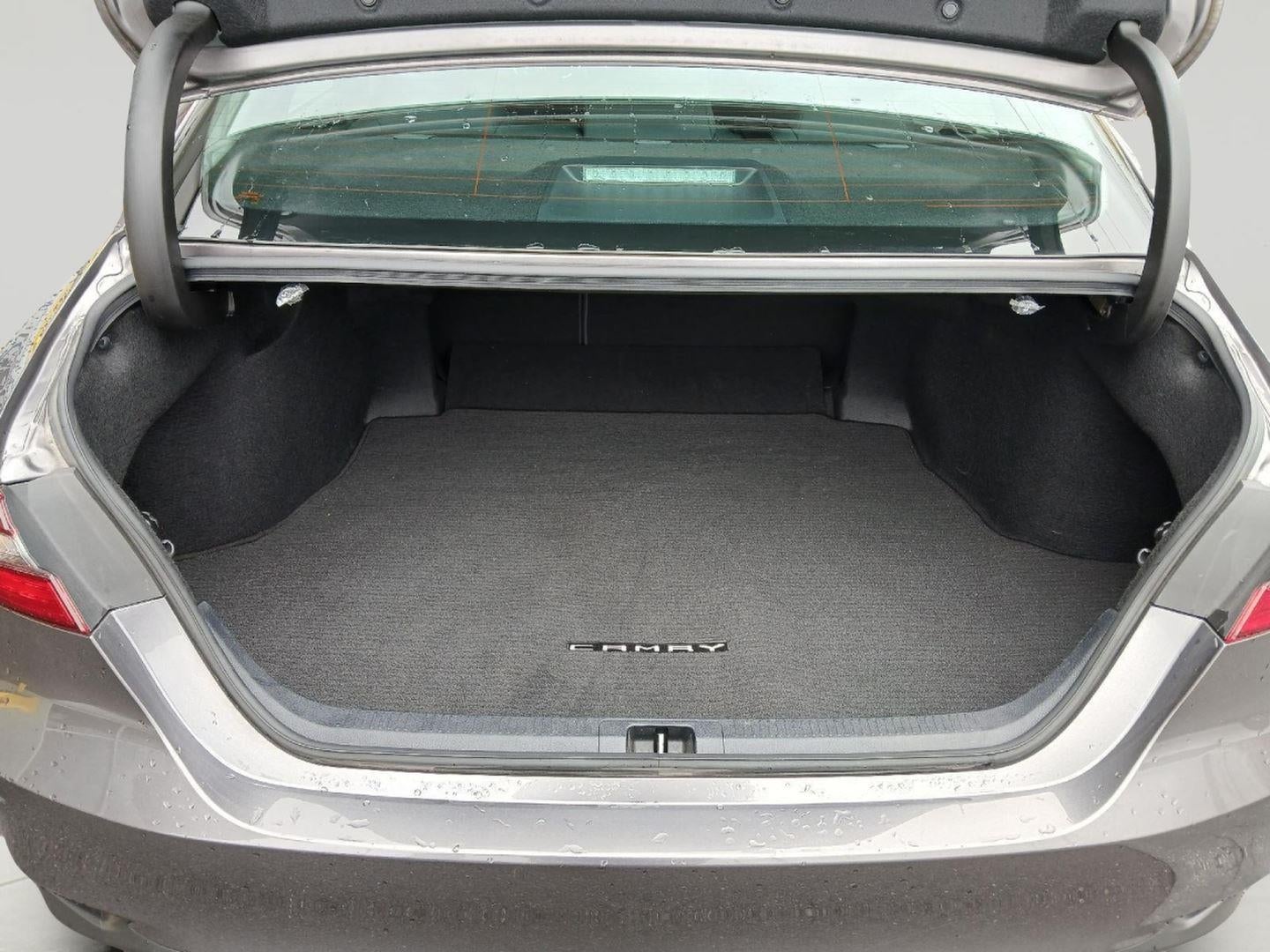 2022 Toyota CAMRY Hybrid LE