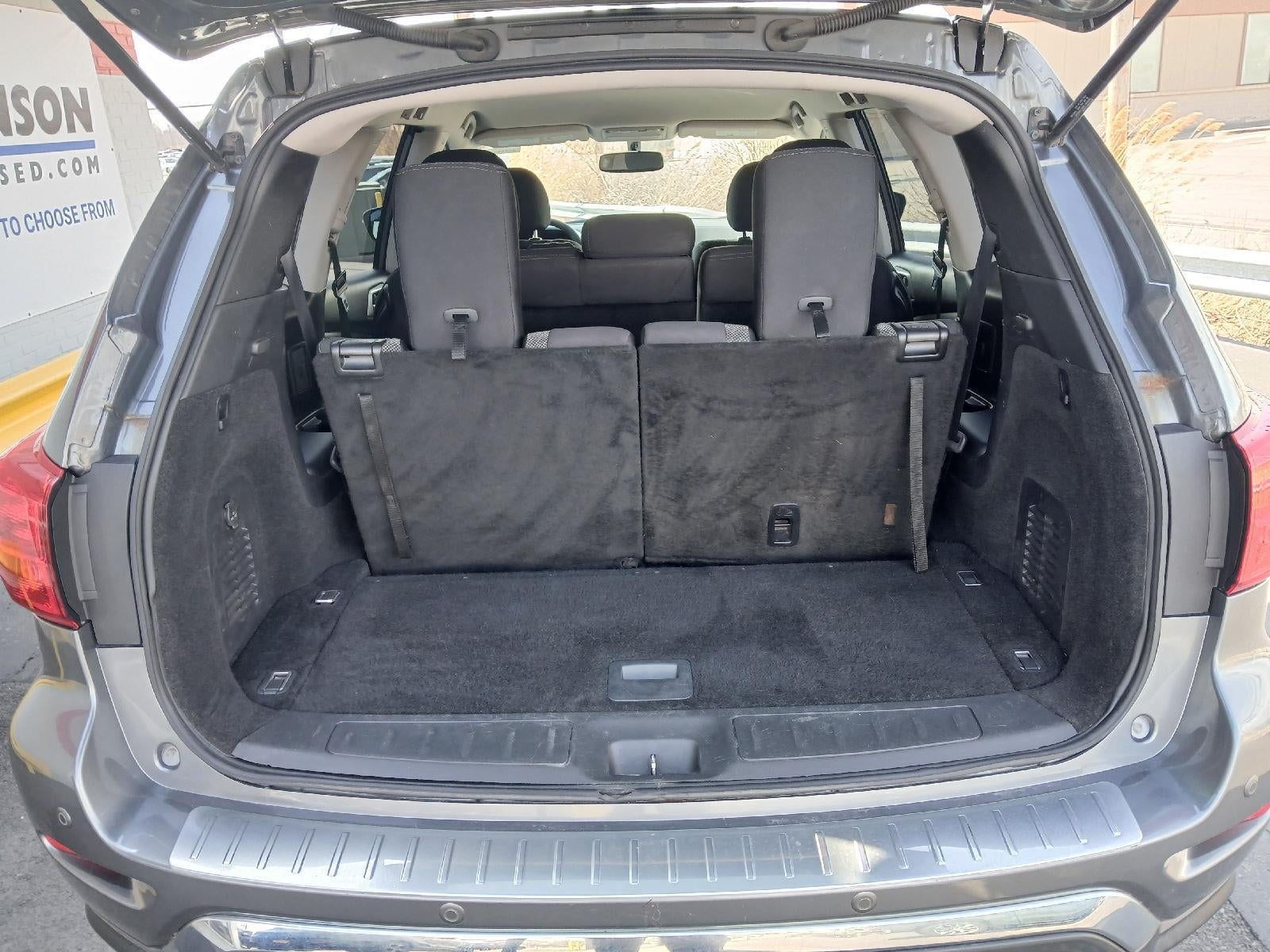 2020 Nissan Pathfinder SV