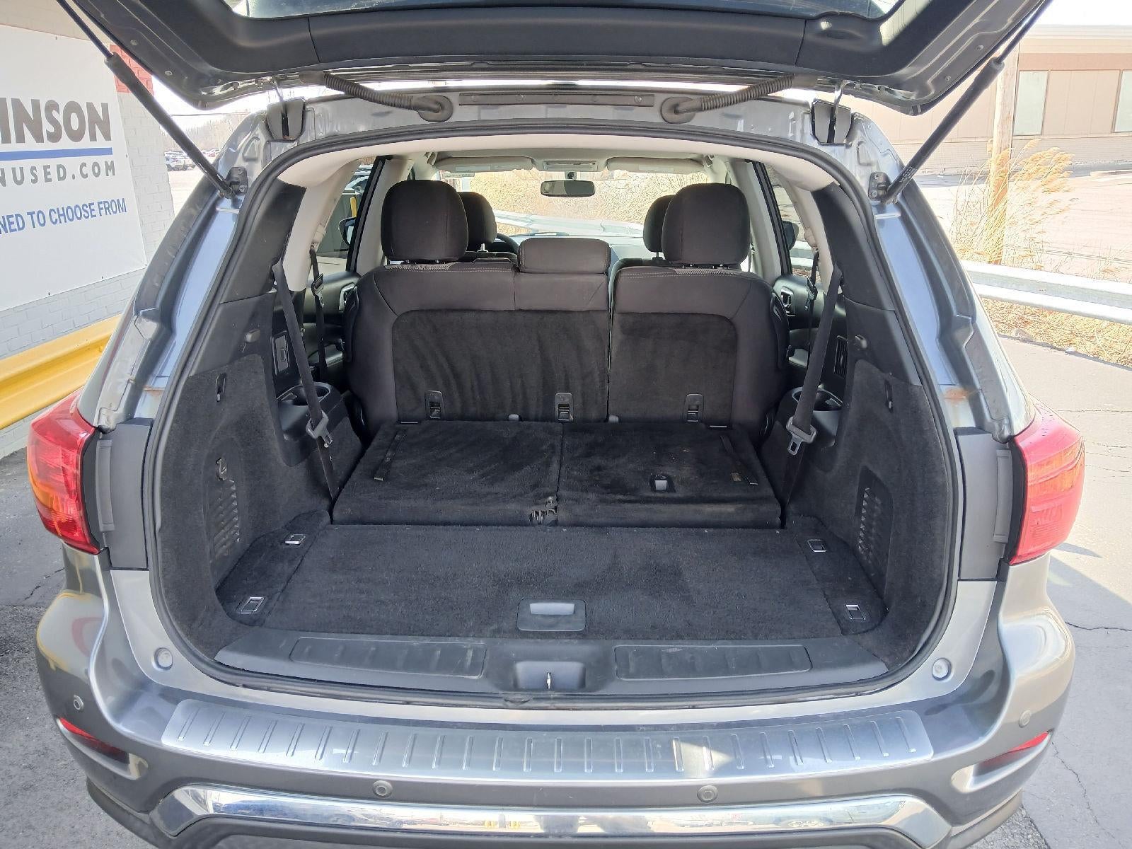 2020 Nissan Pathfinder SV