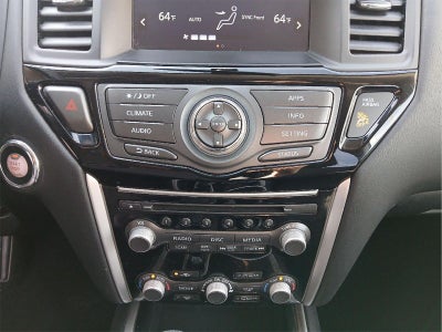 2020 Nissan Pathfinder SV