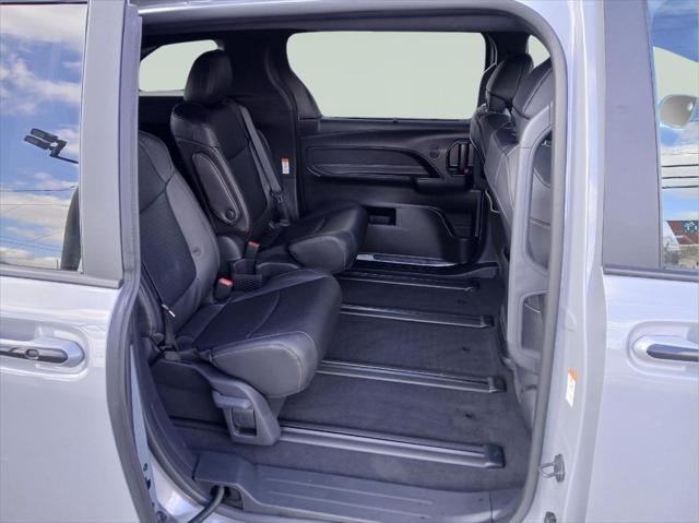 2025 Toyota SIENNA XLE AWD Woodland Edition