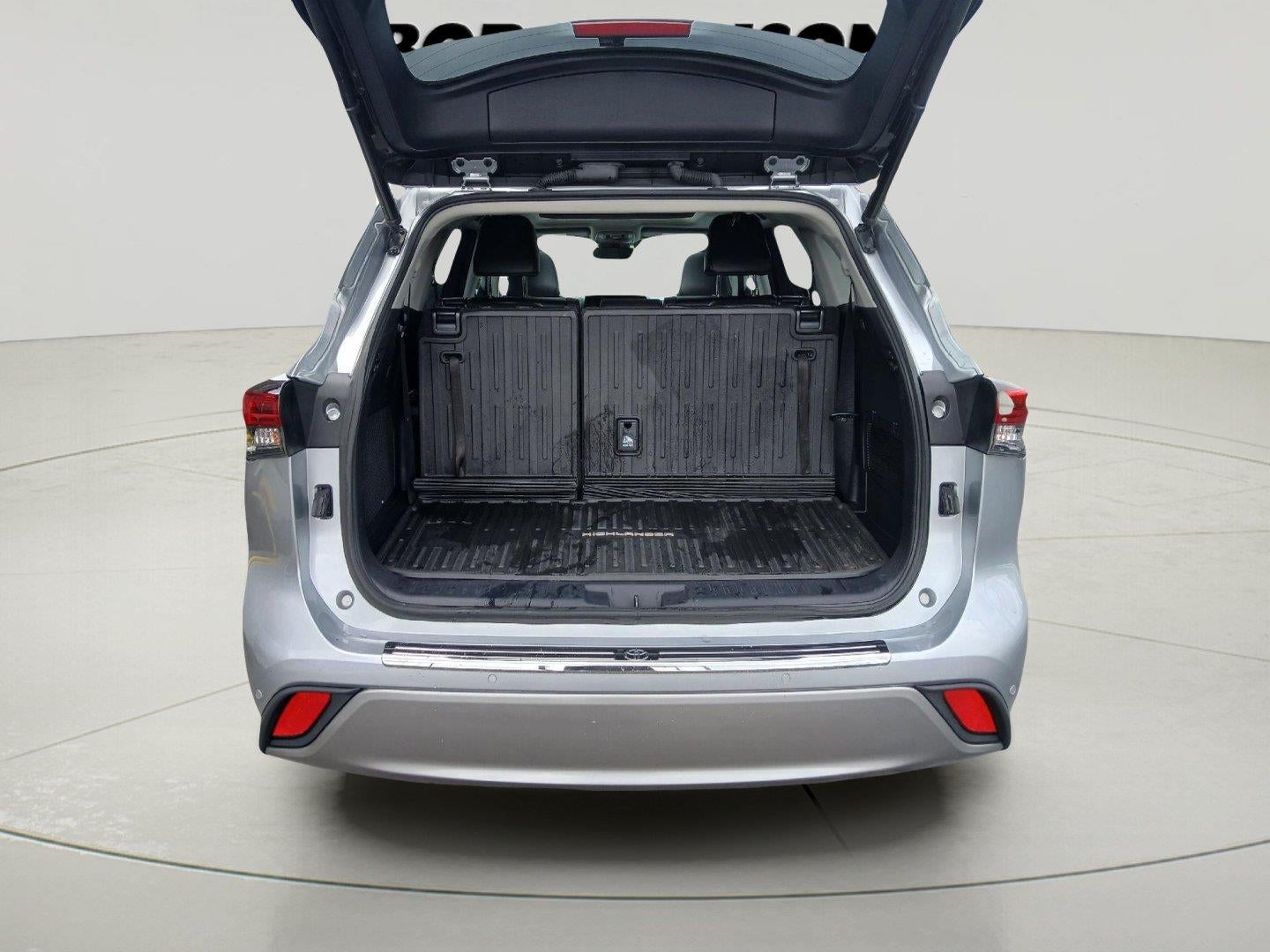 2021 Toyota Highlander Hybrid Platinum
