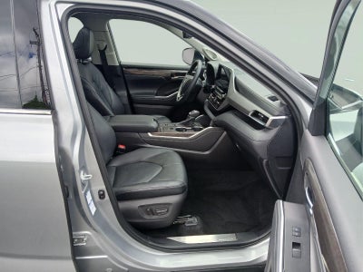 2021 Toyota Highlander Hybrid Platinum