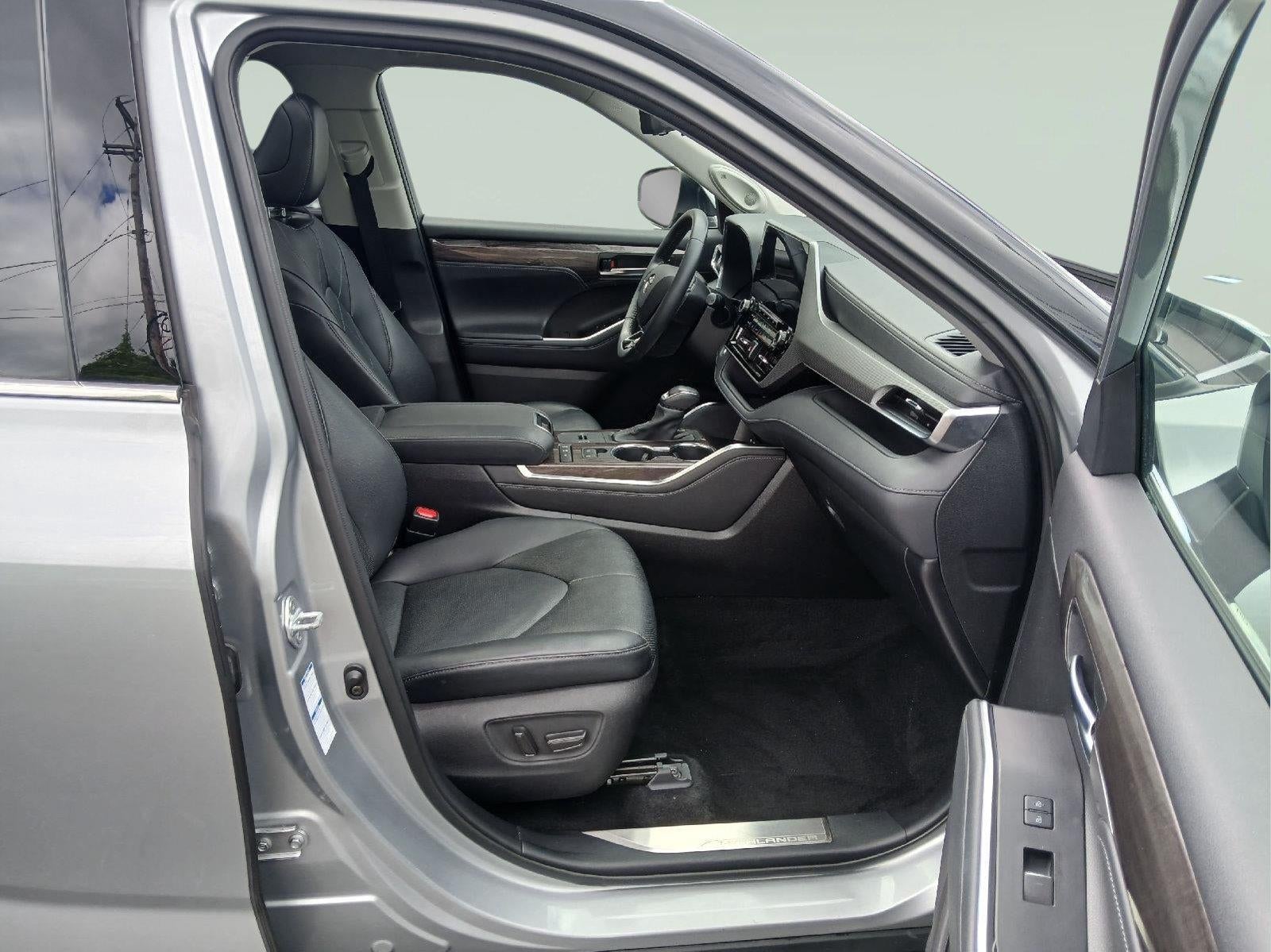 2021 Toyota Highlander Hybrid Platinum