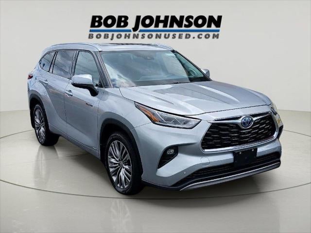 2021 Toyota Highlander Hybrid Platinum