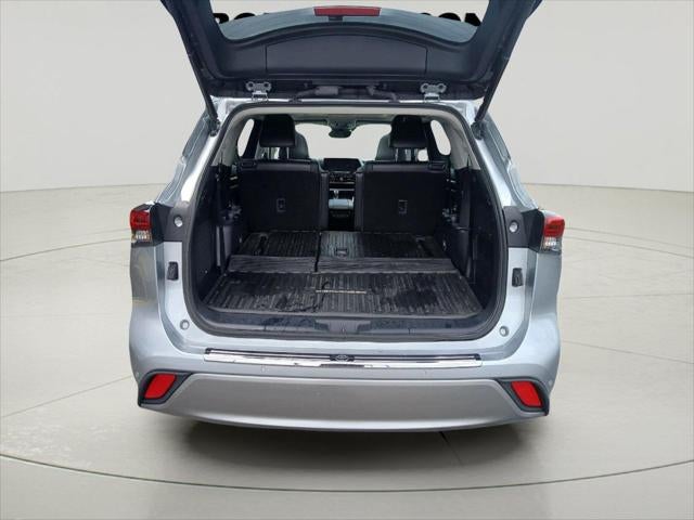 2021 Toyota Highlander Hybrid Platinum