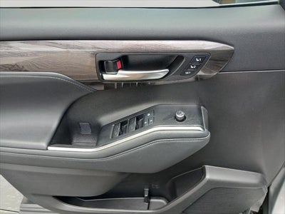2021 Toyota Highlander Hybrid Platinum