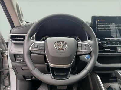 2021 Toyota Highlander Hybrid Platinum