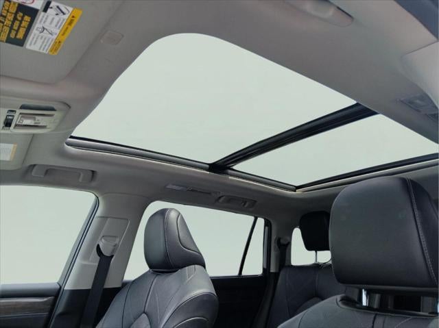 2021 Toyota Highlander Hybrid Platinum