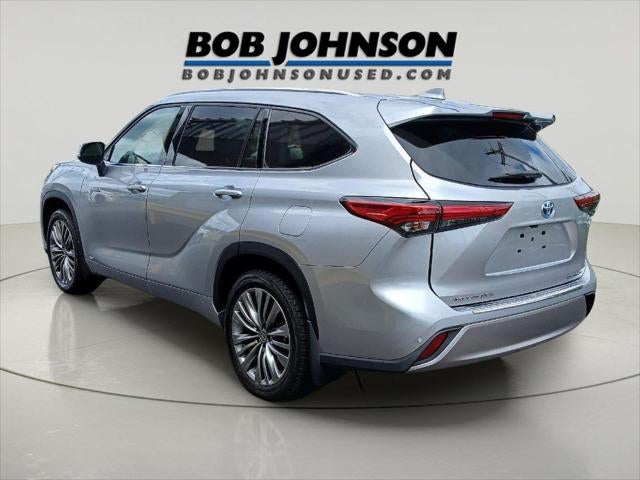 2021 Toyota Highlander Hybrid Platinum