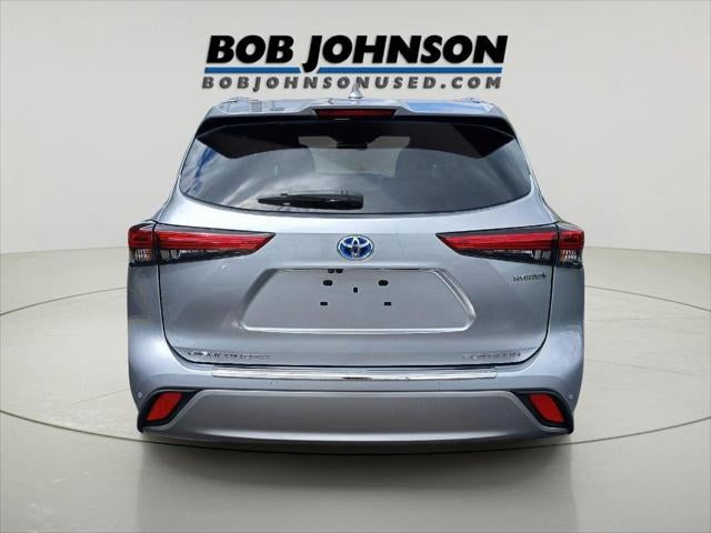 2021 Toyota Highlander Hybrid Platinum