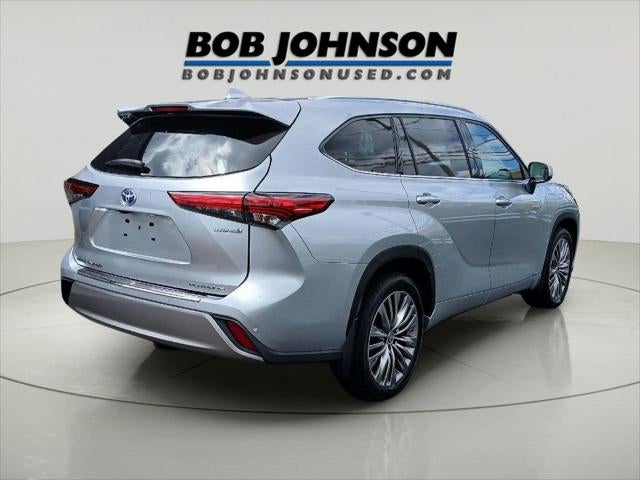 2021 Toyota Highlander Hybrid Platinum