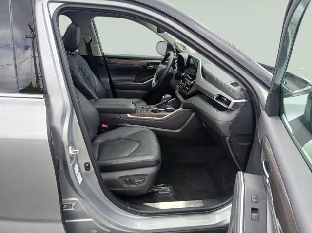 2021 Toyota Highlander Hybrid Platinum