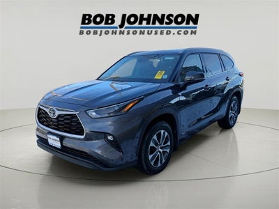 2022 Toyota HIGHLANDER HYBRD XLE