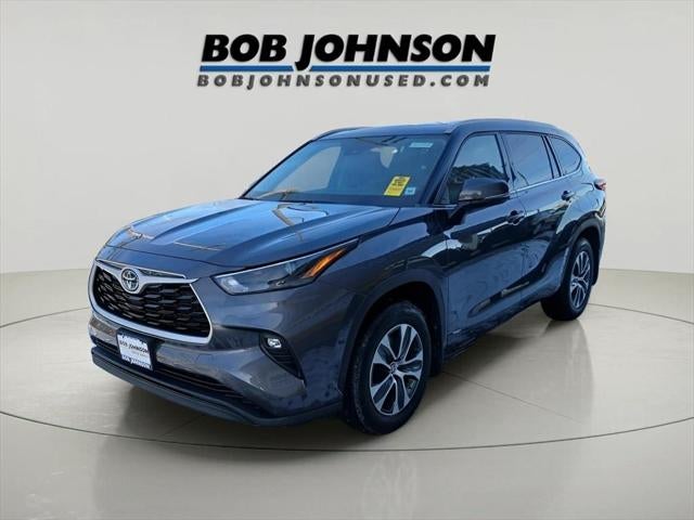 2022 Toyota HIGHLANDER HYBRD XLE