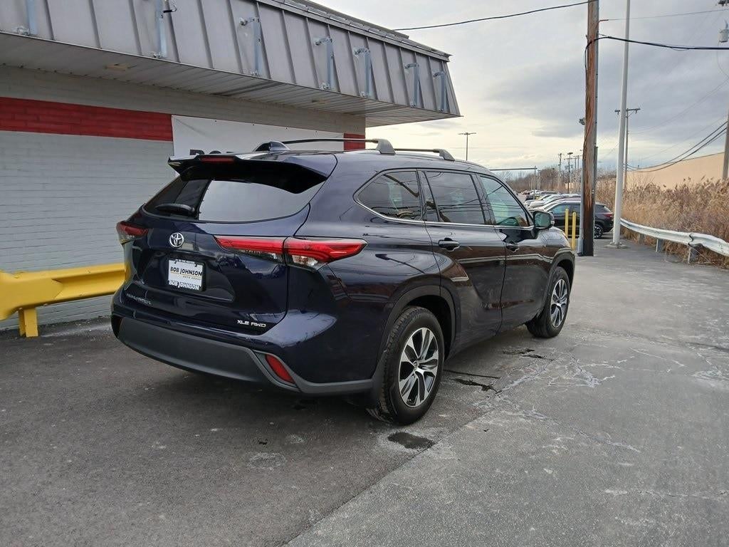 2022 Toyota HIGHLANDER XLE