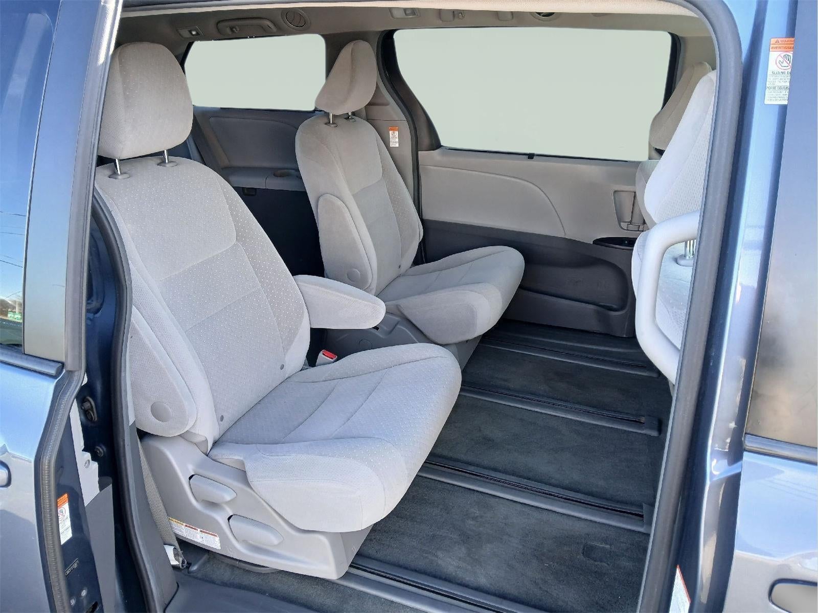 2015 Toyota SIENNA LE 3.5L LE 7-Passenger