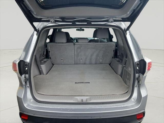 2016 Toyota HIGHLANDER XLE