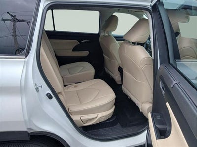 2023 Toyota Highlander Hybrid XLE