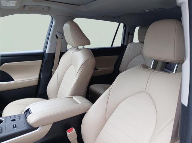 2023 Toyota Highlander Hybrid XLE