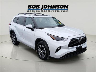 2023 Toyota HIGHLANDER XLE AWD