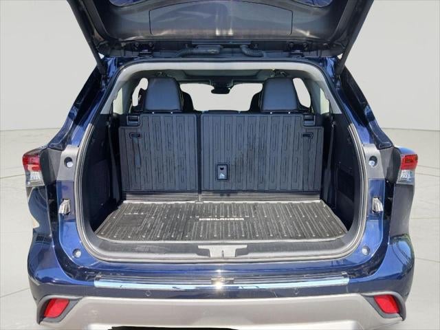 2025 Toyota Highlander Platinum
