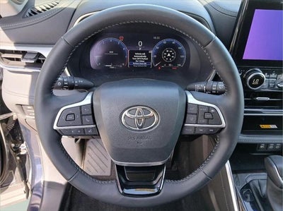 2025 Toyota Highlander Platinum