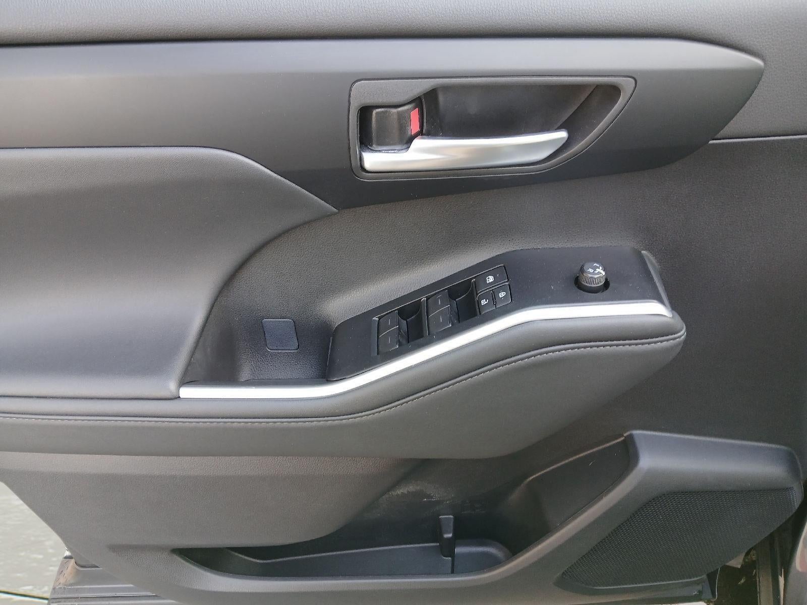 2025 Toyota HIGHLANDER XLE