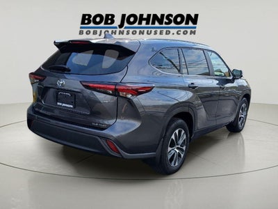 2025 Toyota HIGHLANDER XLE