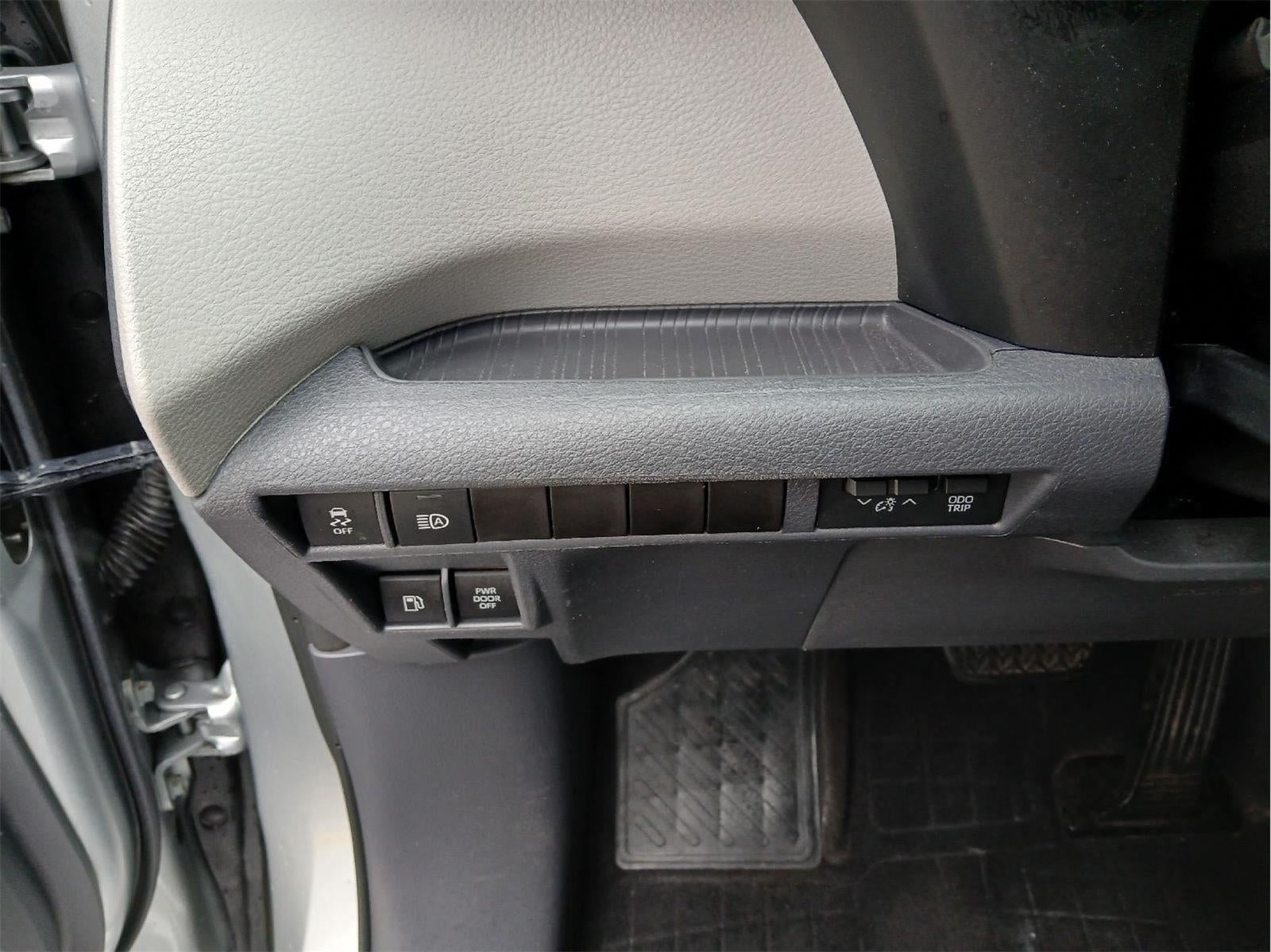 2021 Toyota SIENNA LE LE 8-Passenger