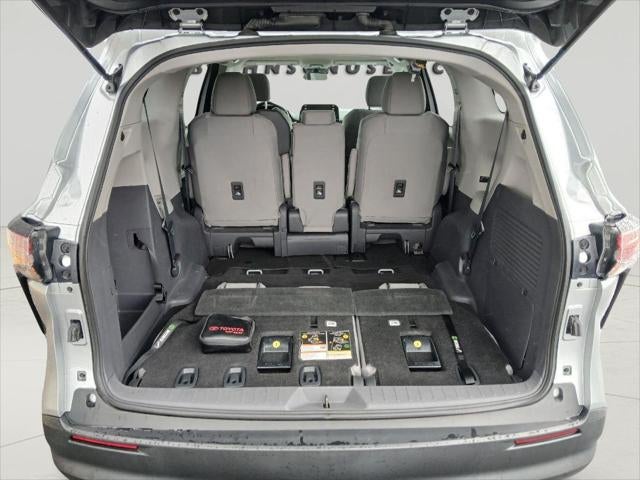 2021 Toyota SIENNA LE LE 8-Passenger
