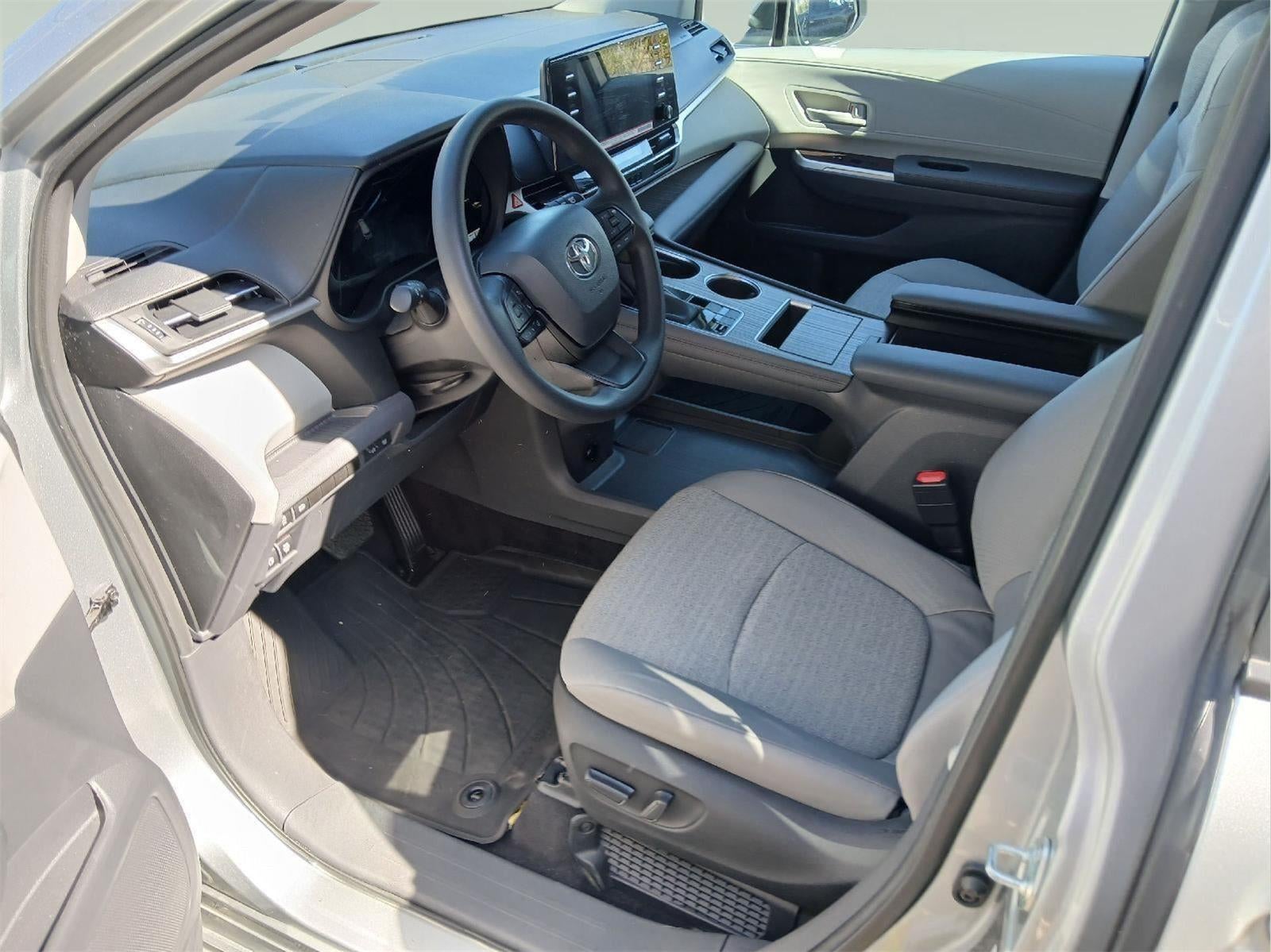 2024 Toyota SIENNA LE AWD LE 8-Passenger