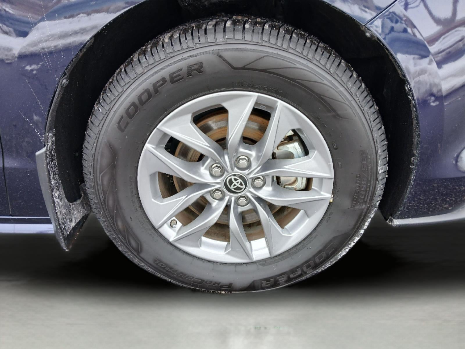 2024 Toyota SIENNA XLE MINIVAN