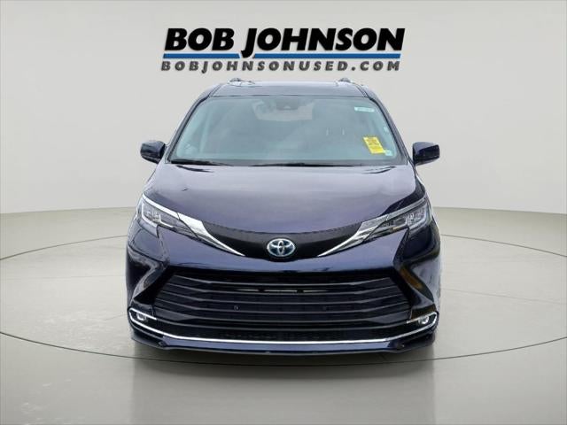 2024 Toyota SIENNA XLE MINIVAN