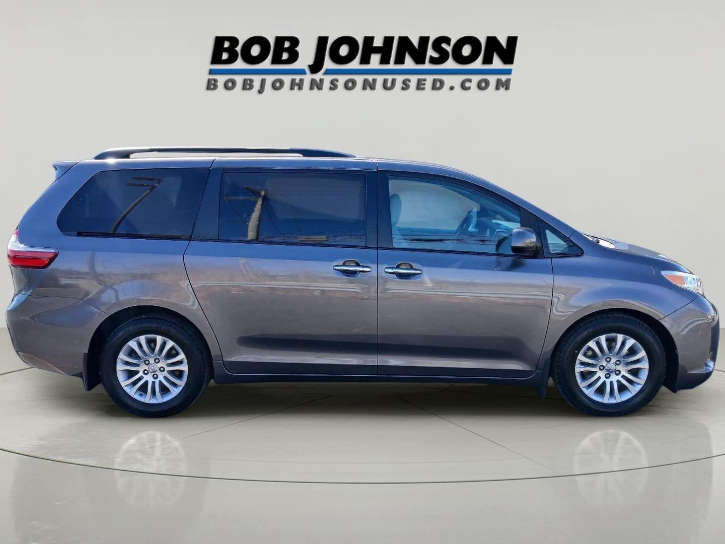 2017 Toyota SIENNA XLE 3.5L XLE 8-Passenger