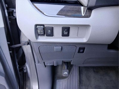 2017 Toyota SIENNA XLE 3.5L XLE 8-Passenger