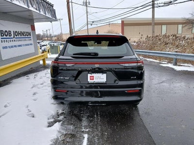 2025 Toyota CROWN SIGNIA XLE